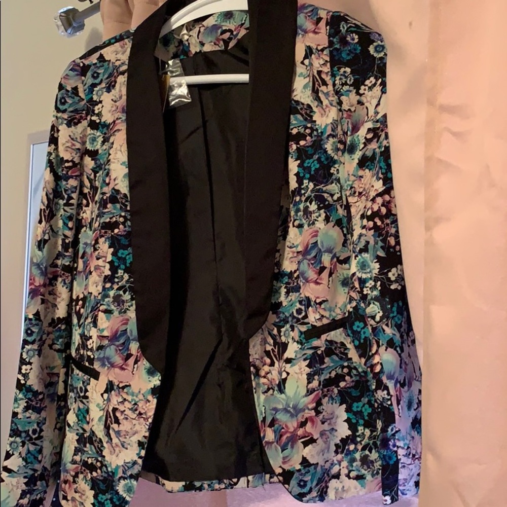 NWT Lauren Conrad floral blazer size 4